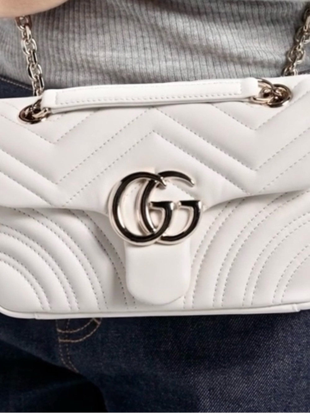 GG GUCCI BAG MARMONT
SMALL
SHOULDER BAG
Style:#
446744DTD|T9022